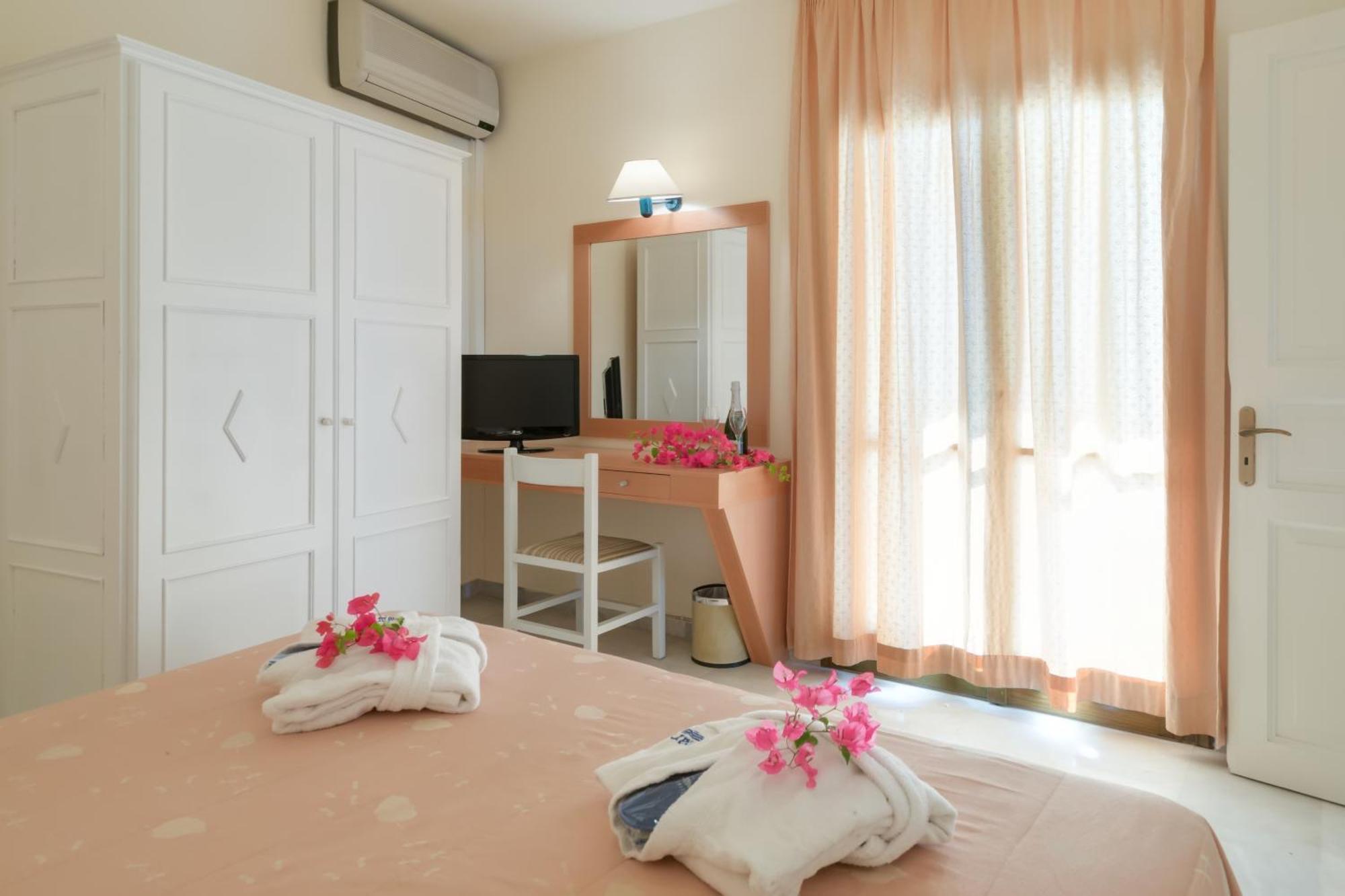 Mare Hotel Apartments Agios Nikolaos  Bagian luar foto