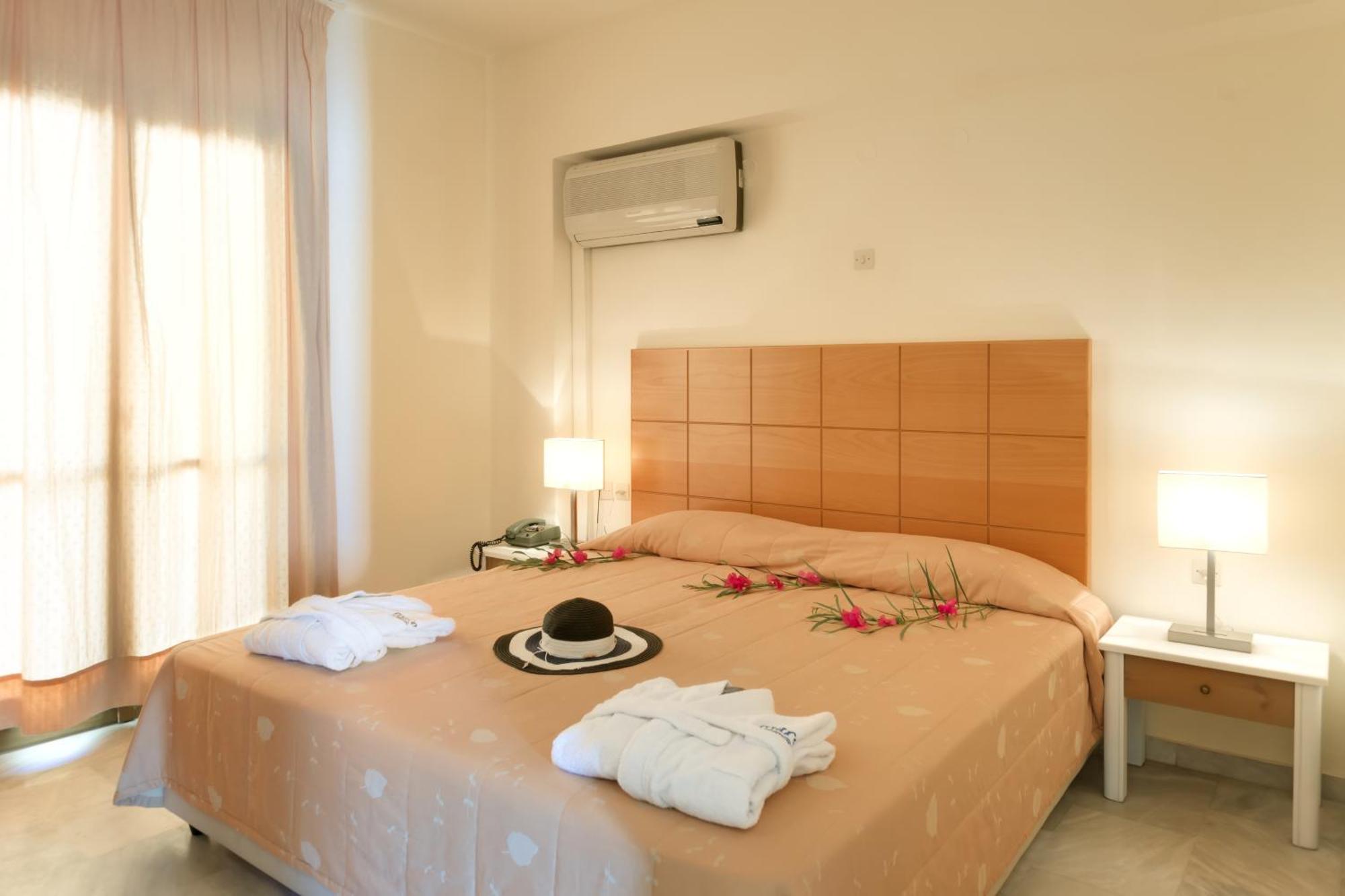 Mare Hotel Apartments Agios Nikolaos  Bagian luar foto